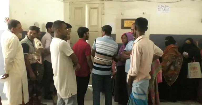 হাসপাতালে রোগীদের ভিড়